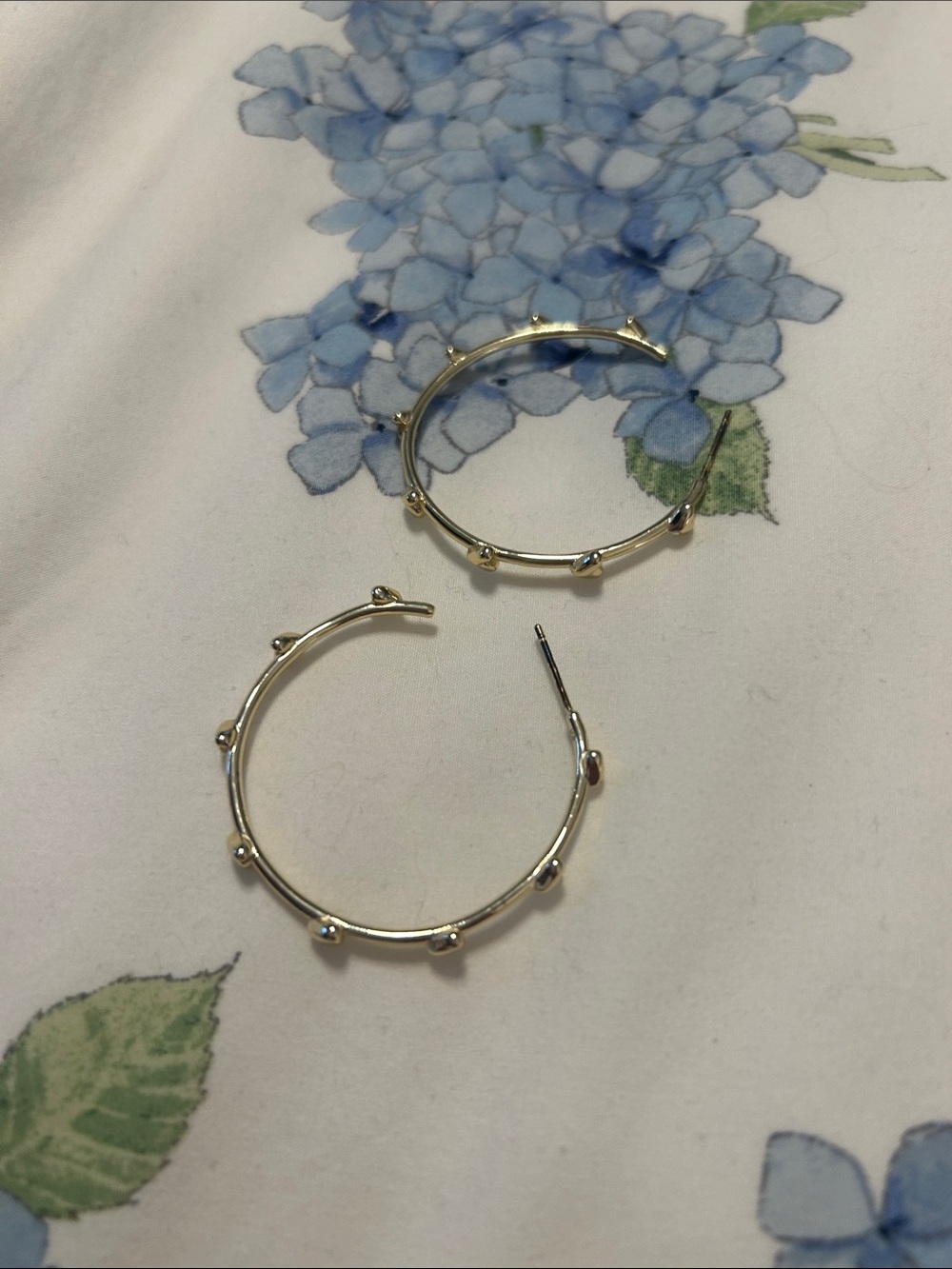 Kendra Scott Gold Hoop Earrings with Heart Accents - Women Jewelry